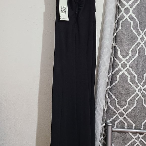 Beautiful Halter dress - Picture 3 of 6